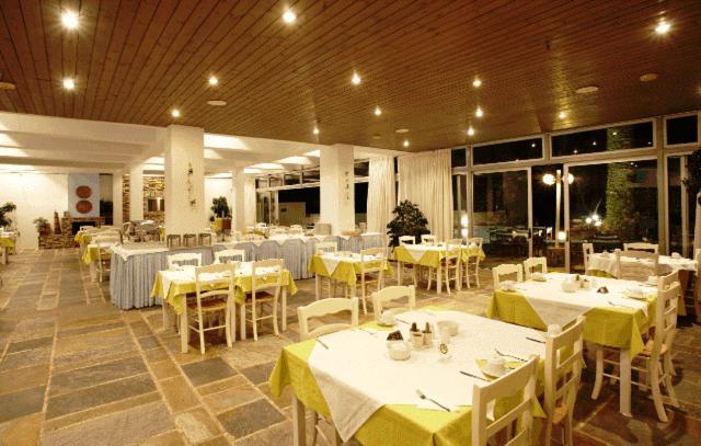Apollon Suites Karystos  Extérieur photo