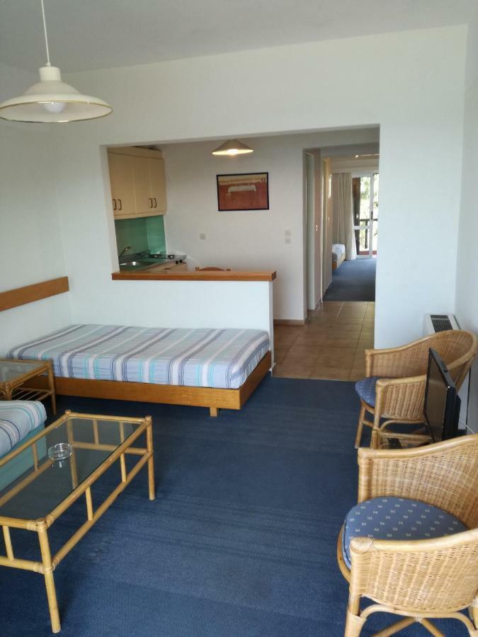 Apollon Suites Karystos  Extérieur photo
